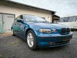 BMW 325ti -