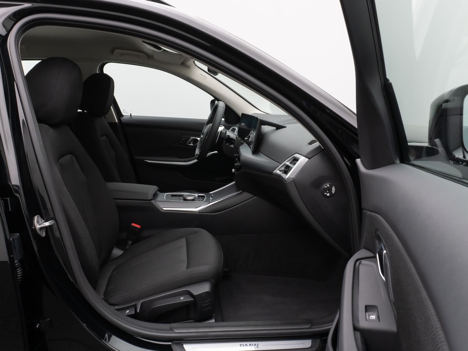 Fahrzeugabbildung BMW 318i Kamera DAB CockPit+ Alarm Geschwindigkeitsr