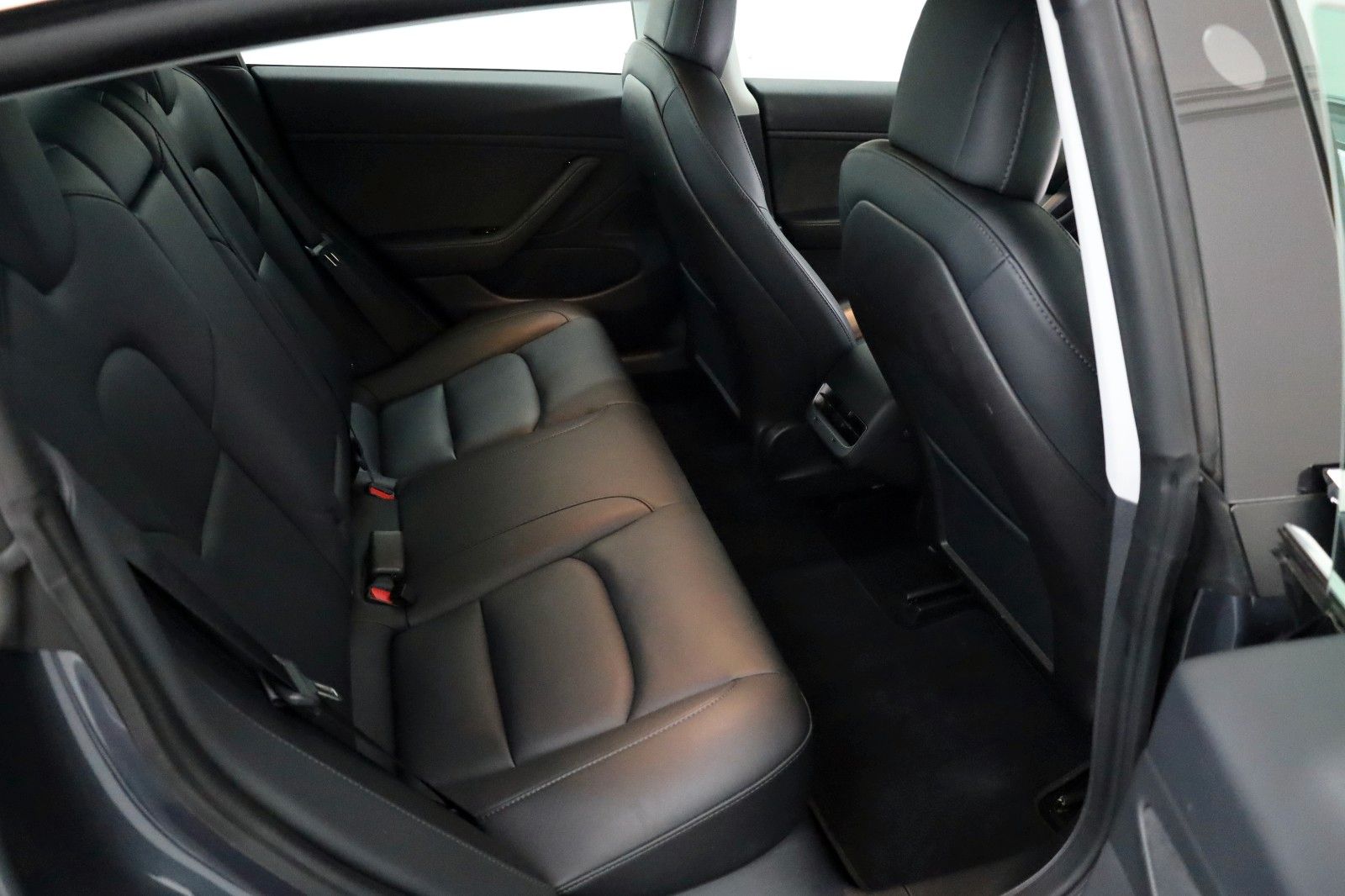 Fahrzeugabbildung Tesla Model 3 Long Range AWD Leder,Navi,LED,Panorama