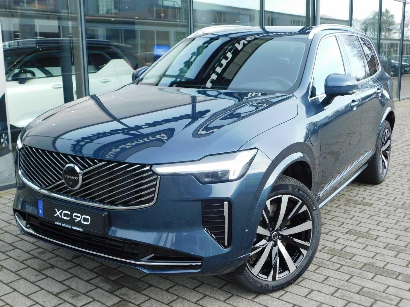 Fahrzeugabbildung Volvo XC90 T8 AWD Plug-in Hybrid Plus Bright