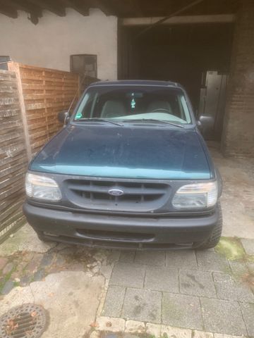 Ford Explorer 4.0 V6 SOHC Highclass Highclass