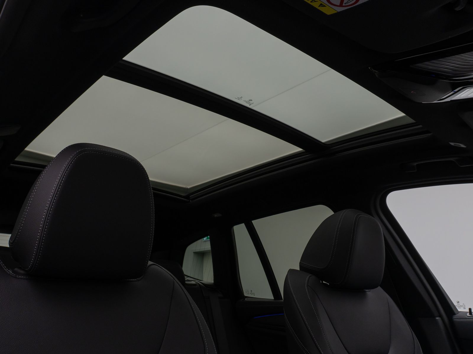 Fahrzeugabbildung BMW X3 M40d Panorama 360°HUD DAB HiFi AHK Komfort