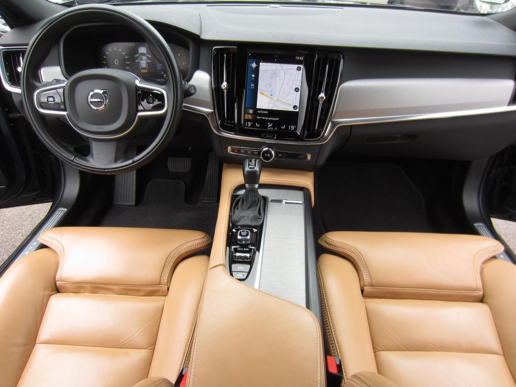 Volvo V90 Cross Country