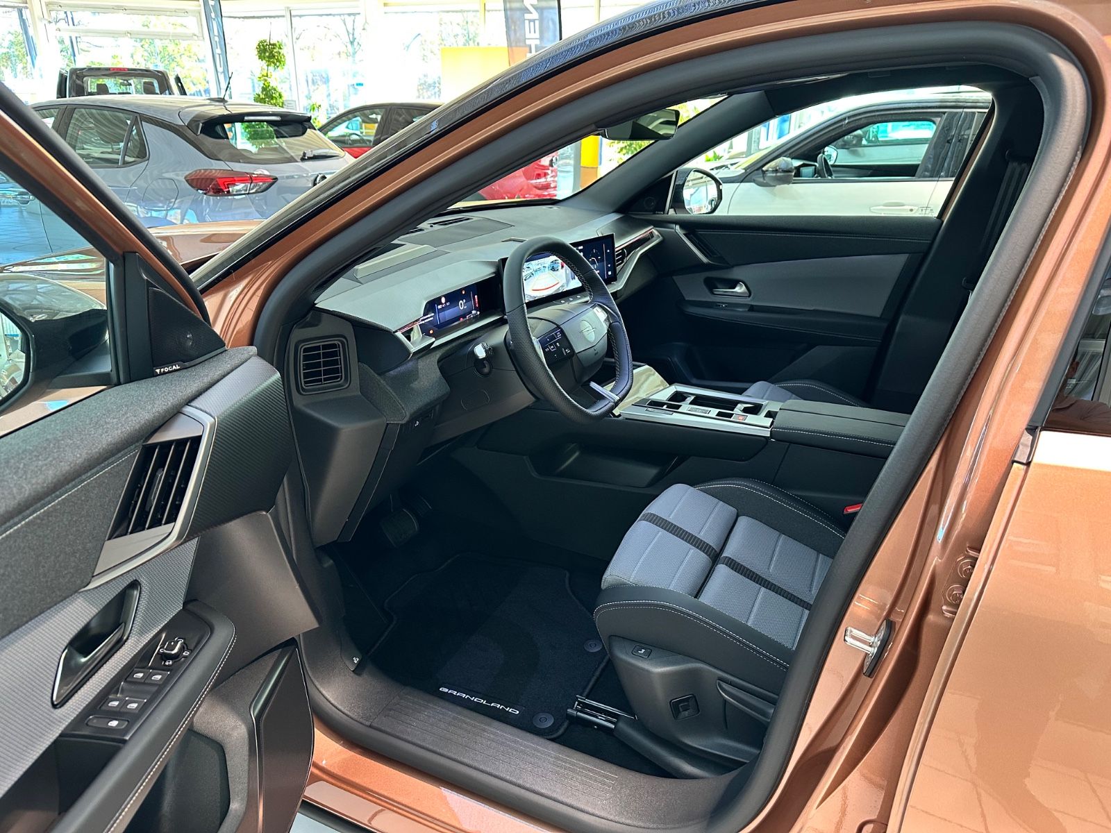 Fahrzeugabbildung Opel Grandland 1.2 48V GS*360°*HeadUp*SHZ