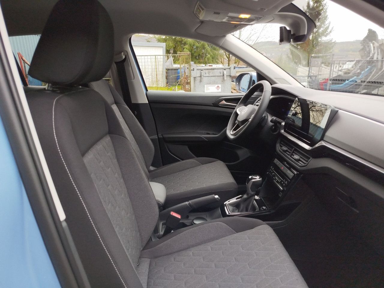 Fahrzeugabbildung Volkswagen T-Cross Life 1.0 TSI 85 kw