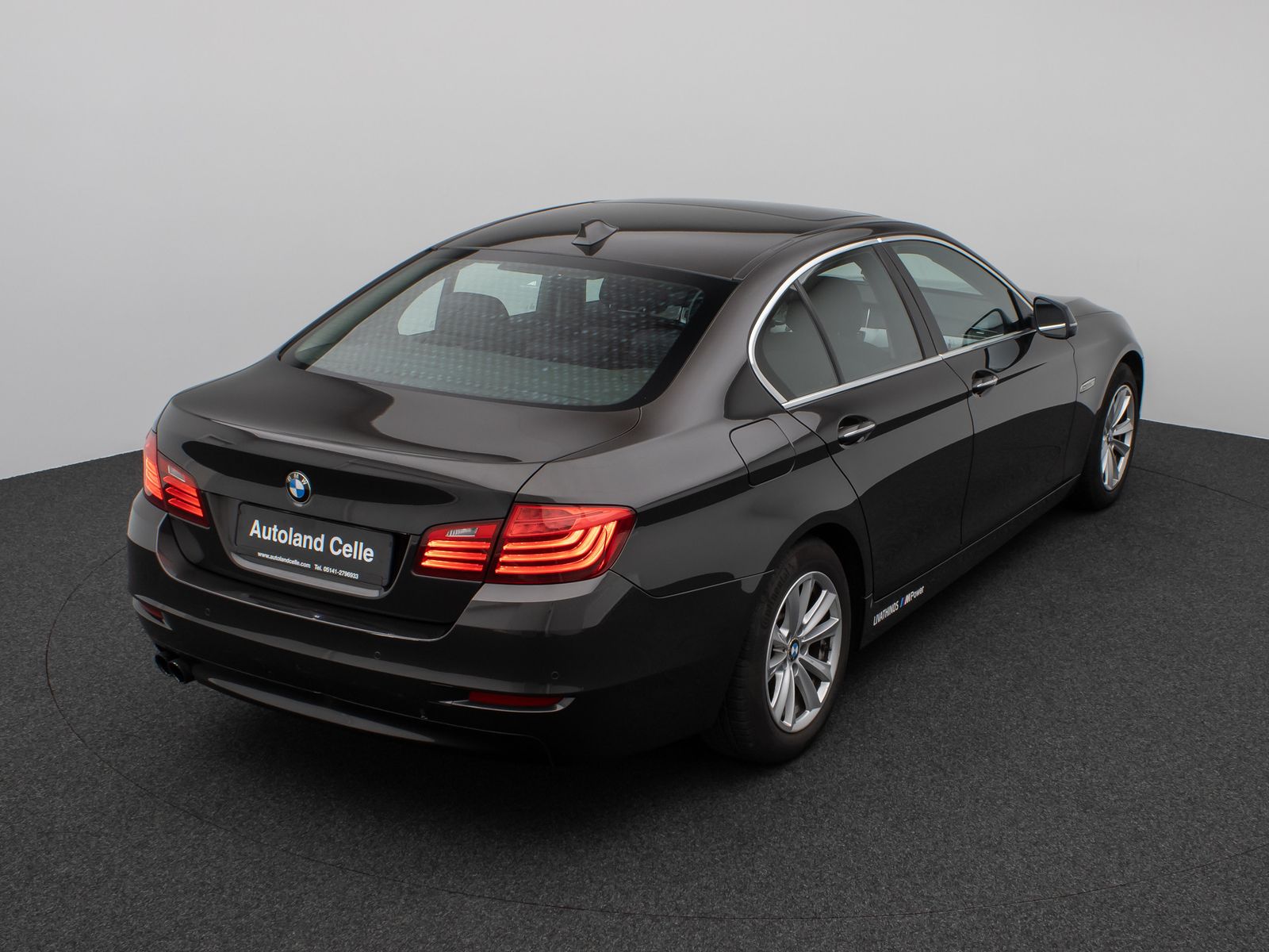 Fahrzeugabbildung BMW 520d Kamera Glasdach HUD HiFi Komfort Alarm AHK