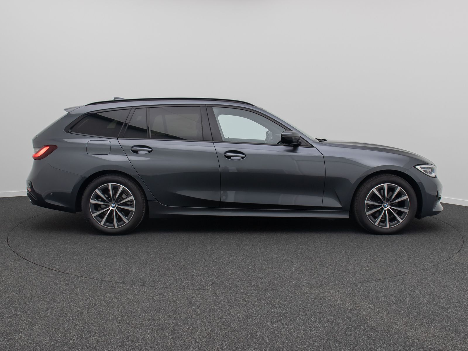 Fahrzeugabbildung BMW 320d Sport Line HUD DAB Kamera Alarm HiFi Leder