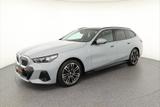 BMW 520d xDr. M Sport Lüft|ACC|PAN|PAs+360|4xSHZ|AHK - mit Diesel-Antrieb: Panorama-Dach, Kombi