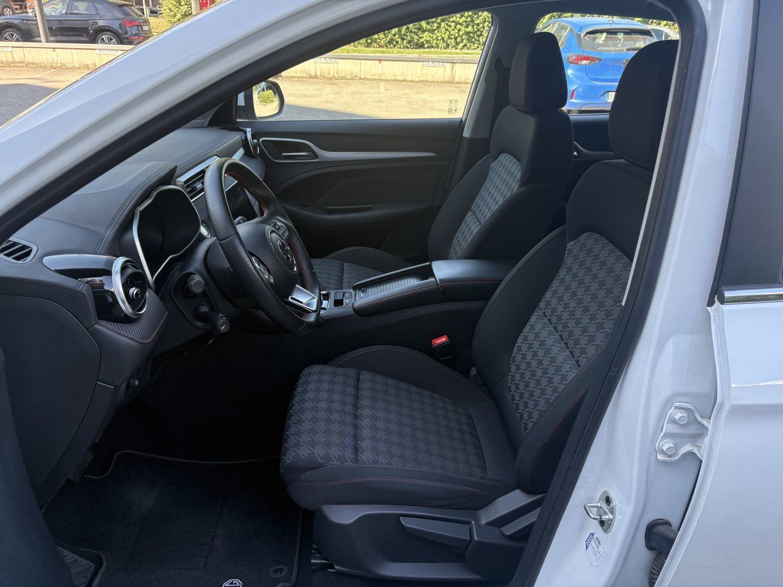 MG ZS