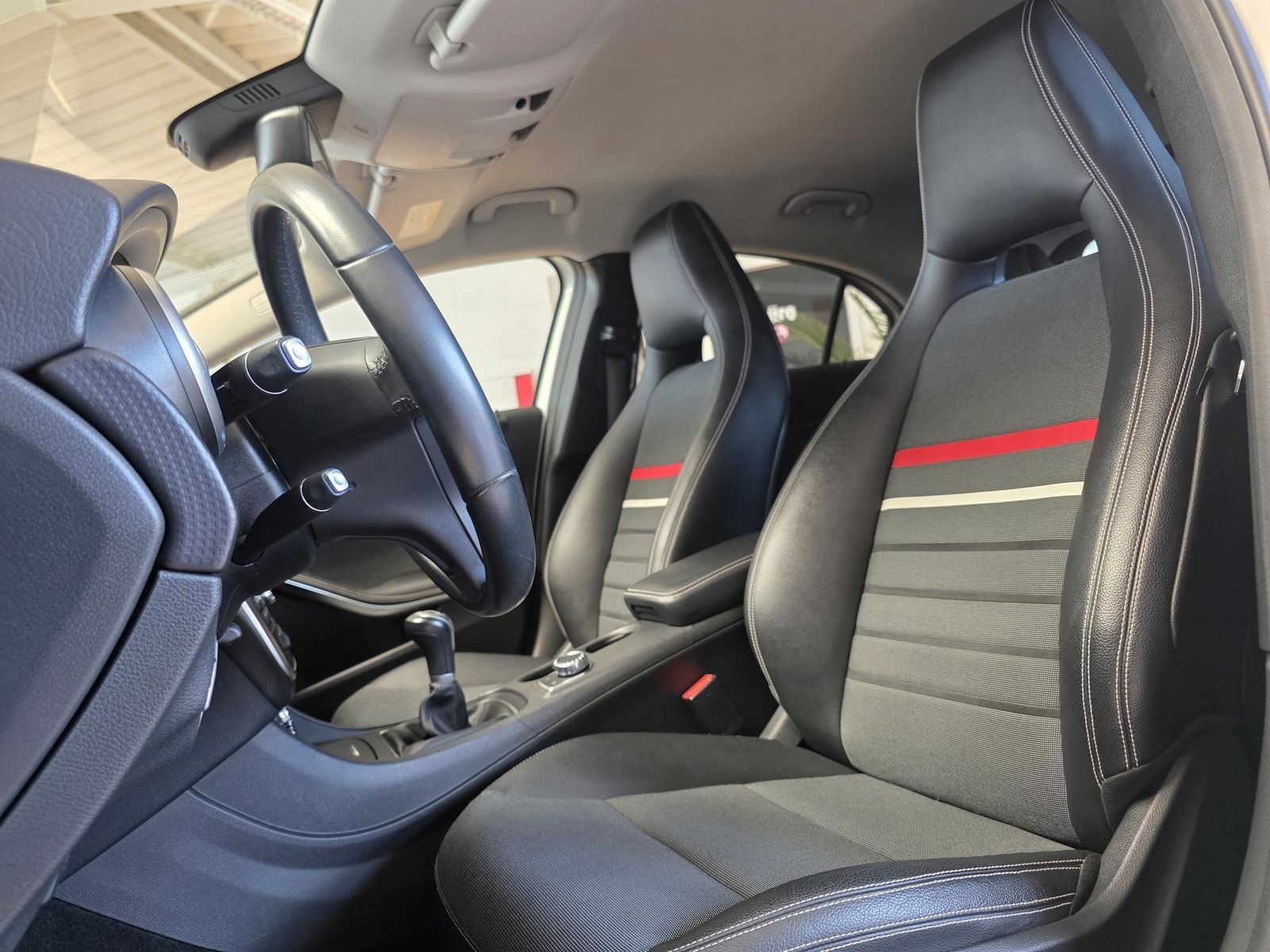 Fahrzeugabbildung Mercedes-Benz A 180 Style/Xenon/Navi/Memory/Kamera/SunSet