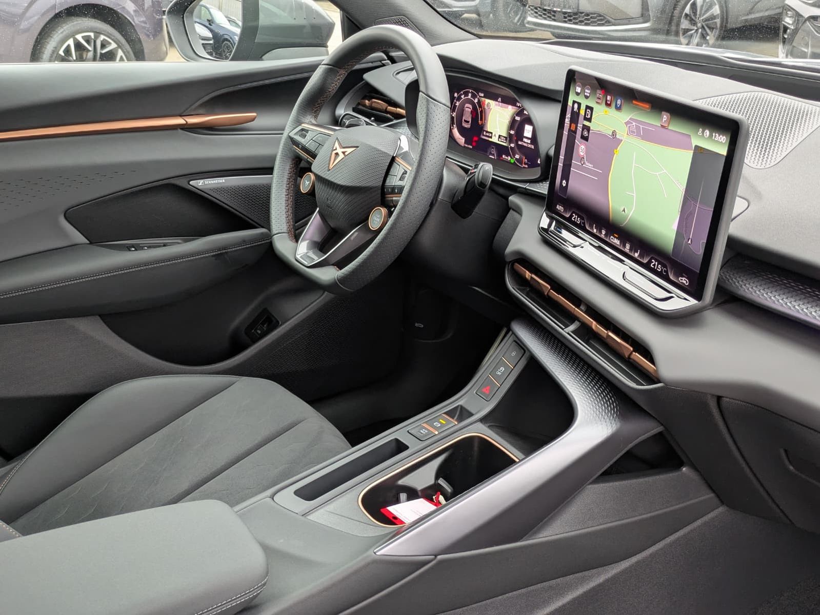 Fahrzeugabbildung CUPRA Terramar 2.0 TSI 4D VZ HUD*MATRIX*PANO*DCC*20"