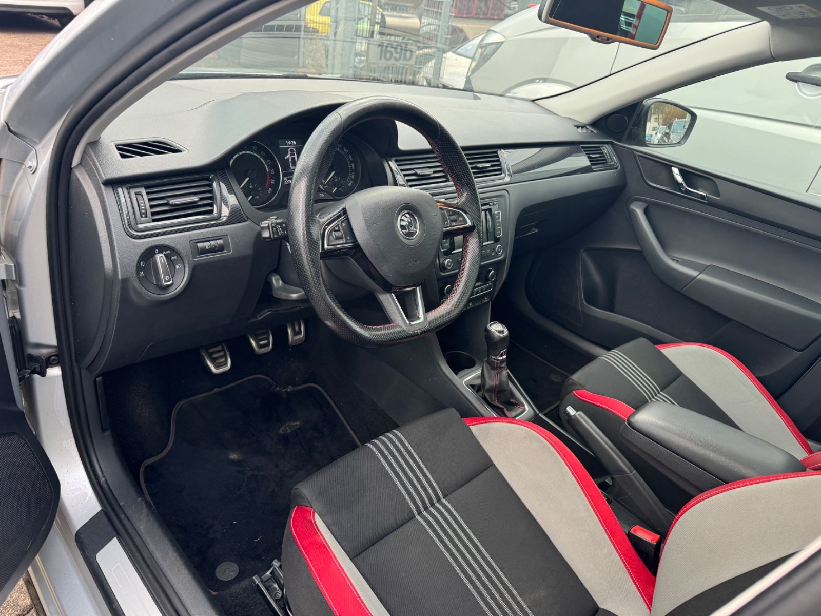 Fahrzeugabbildung SKODA Rapid Spaceback Monte Carlo Panorama+Sitzheizung
