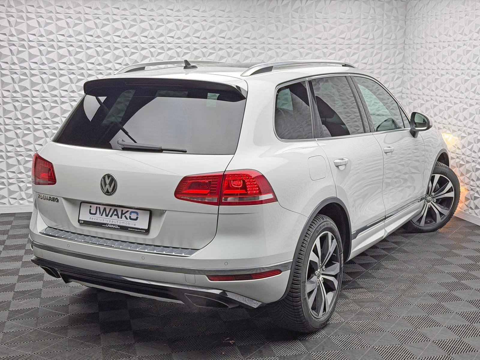 Fahrzeugabbildung Volkswagen 3.0TDI R-LINE/LUFT/4MOTION/PANO/AHK/360°/TR-TECH