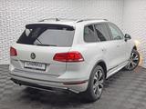 Volkswagen 3.0TDI R-LINE/LUFT/4MOTION/PANO/AHK/360°/TR-TECH - Volkswagen Touareg in Solingen