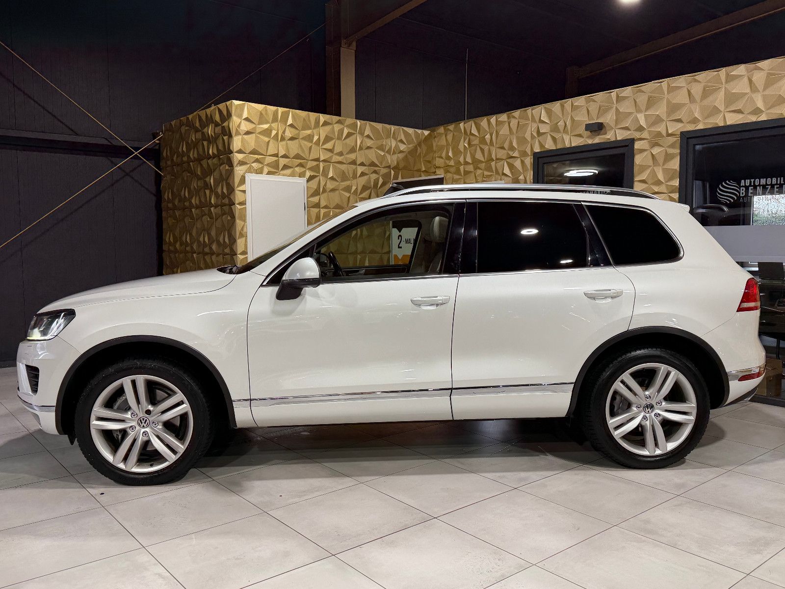 Fahrzeugabbildung Volkswagen Touareg V8 TDI /PANO7MEMORY/360°KAM/DYNAUDIO