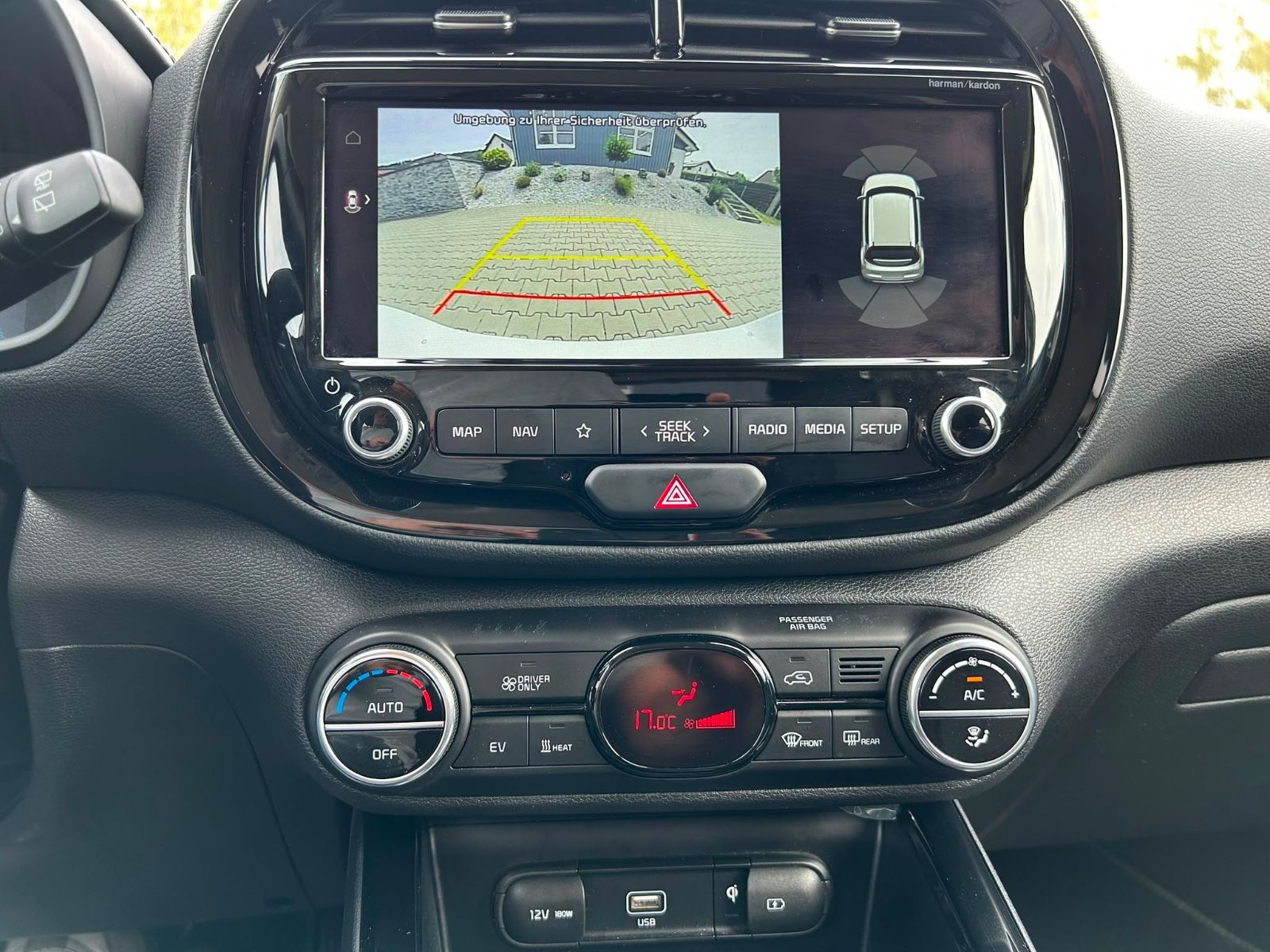Fahrzeugabbildung Kia e-Soul Spirit°64 kWh°LED°3 Phasen°Kamera°1.Hand°