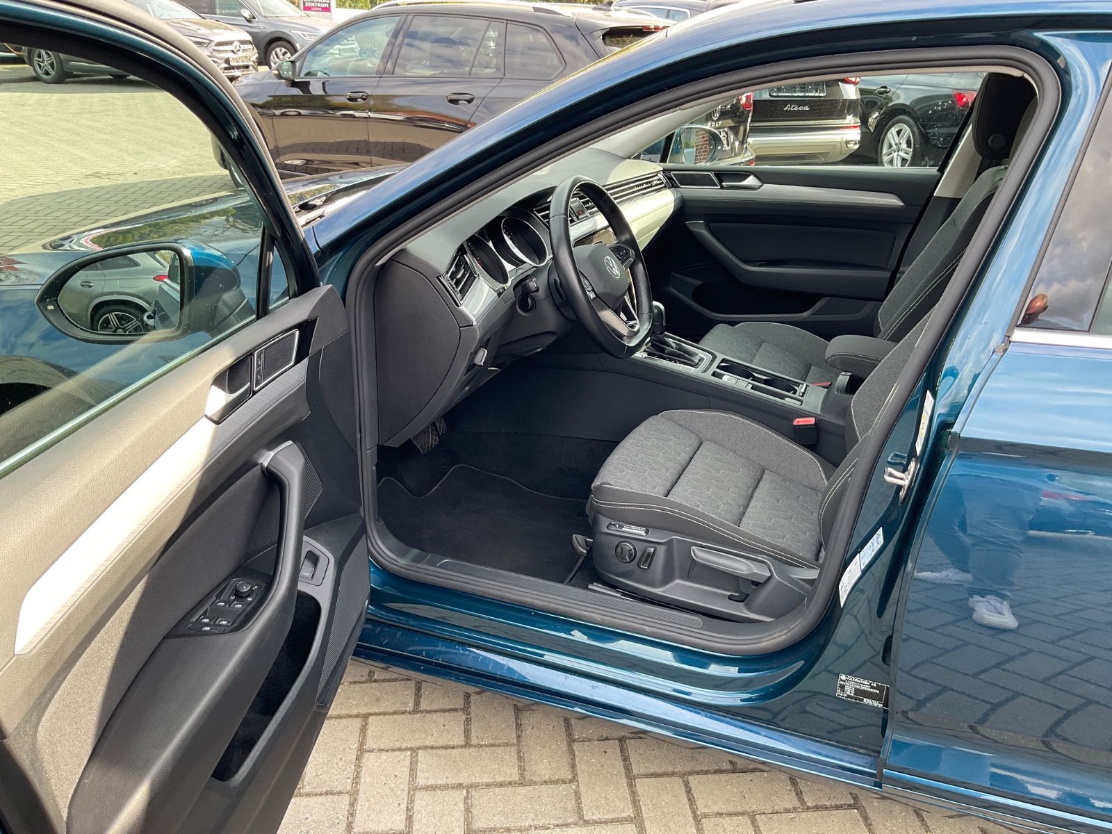 Fahrzeugabbildung Volkswagen Passat Variant 2.0 TDI DSG Busi,Kamera,ACC,Navi
