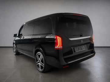 Mercedes V 220 - 5