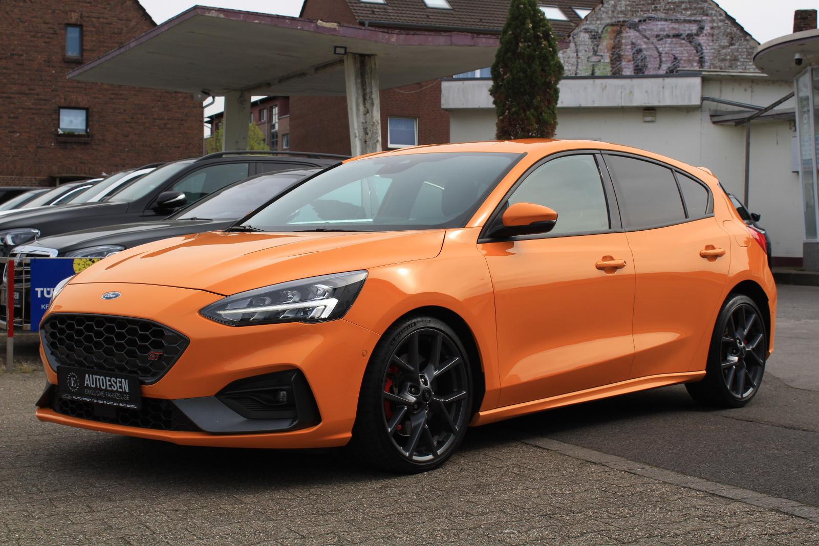 Ford Focus 2,3 ST 1.HAND+SONDERLACK+RECARO+B&O+KAMERA