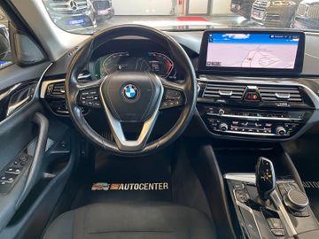 BMW 520 Touring 520 d *1.HAND*HUD*NAVI*KAM*LED*AHK*