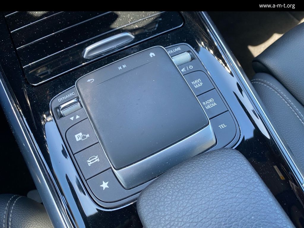 MERCEDES-BENZ B 220