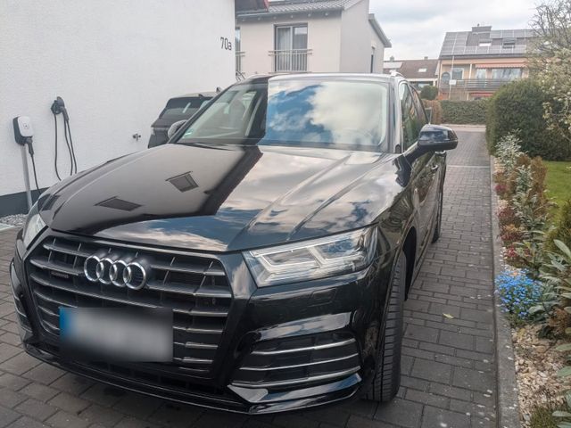 AUDI Q5 55 TFSI e S tronic quattro
