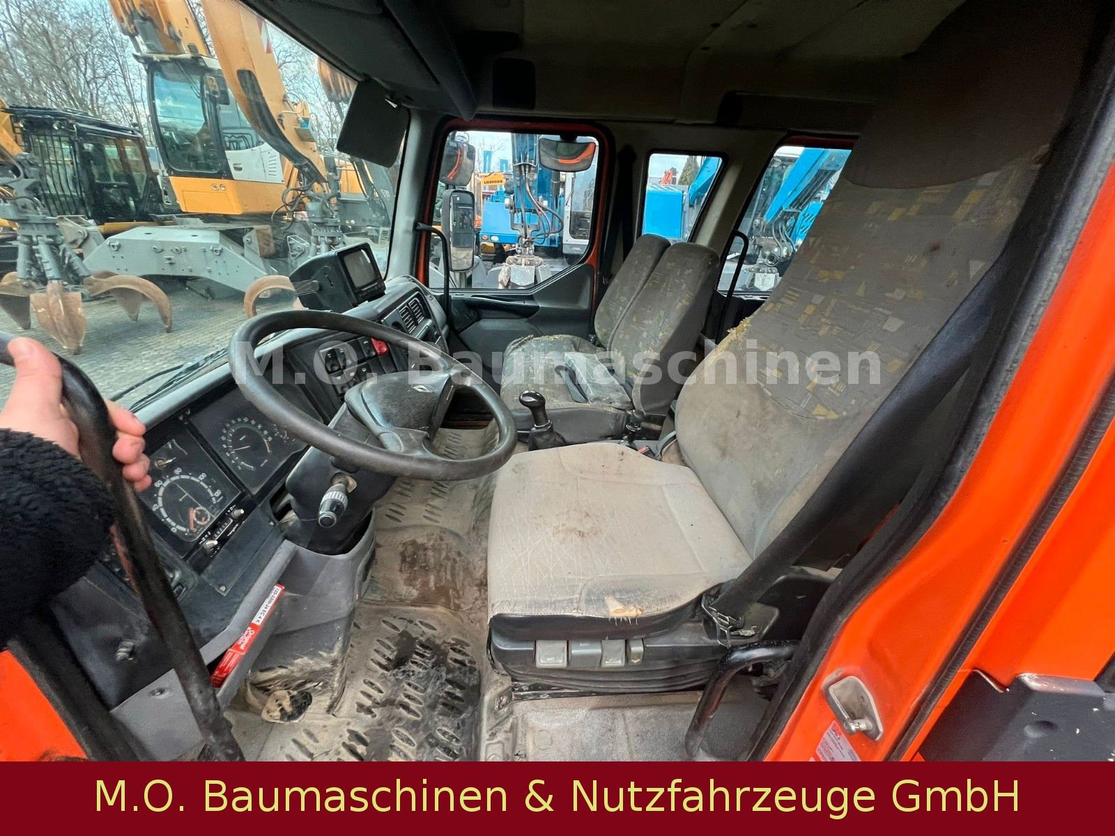 Fahrzeugabbildung Renault Midlum 180-12 / Doka / 3-seiten Kipper /