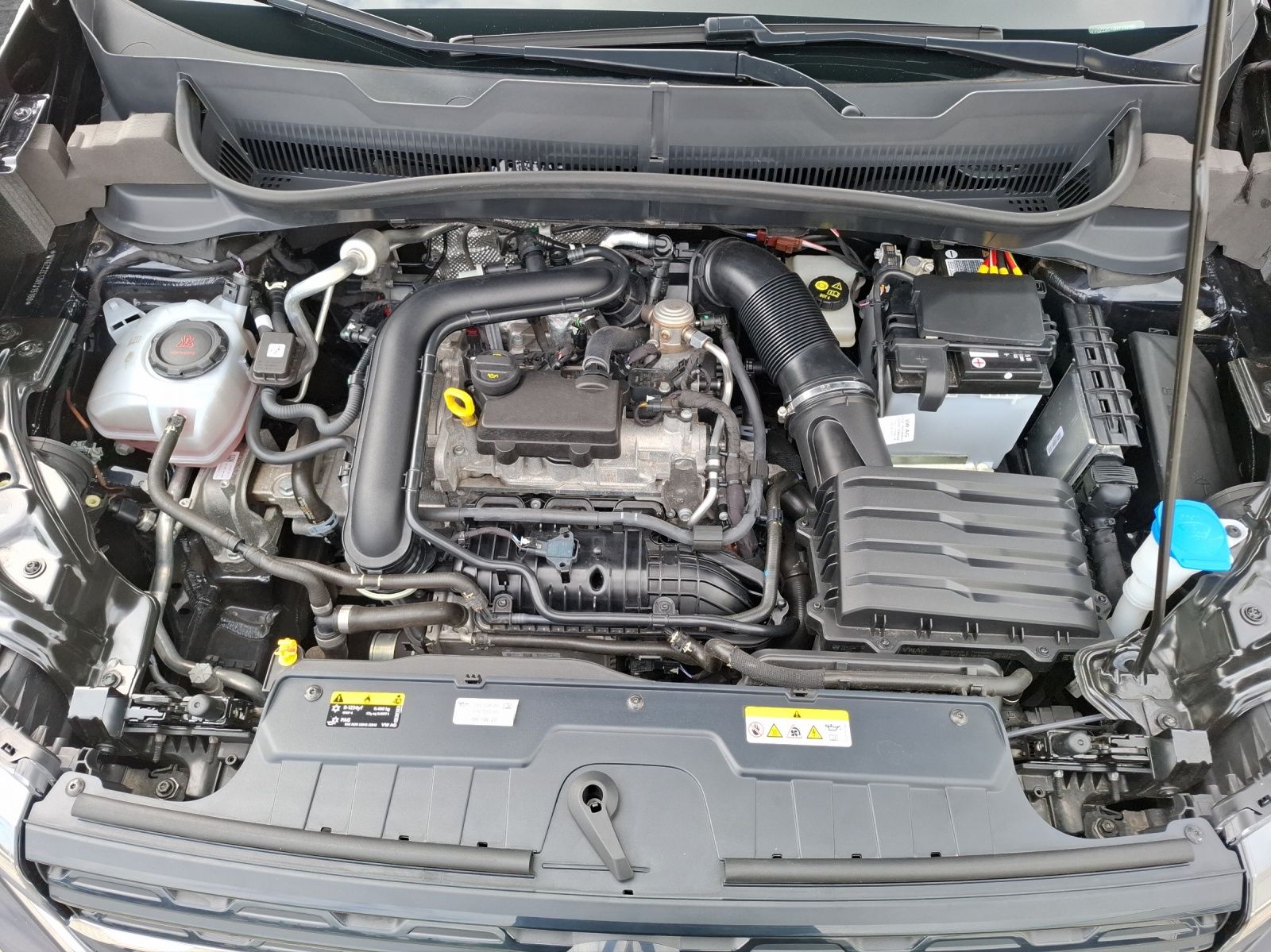 Fahrzeugabbildung Volkswagen T-Cross TSI Life Navi Climatronic RFK SH LM