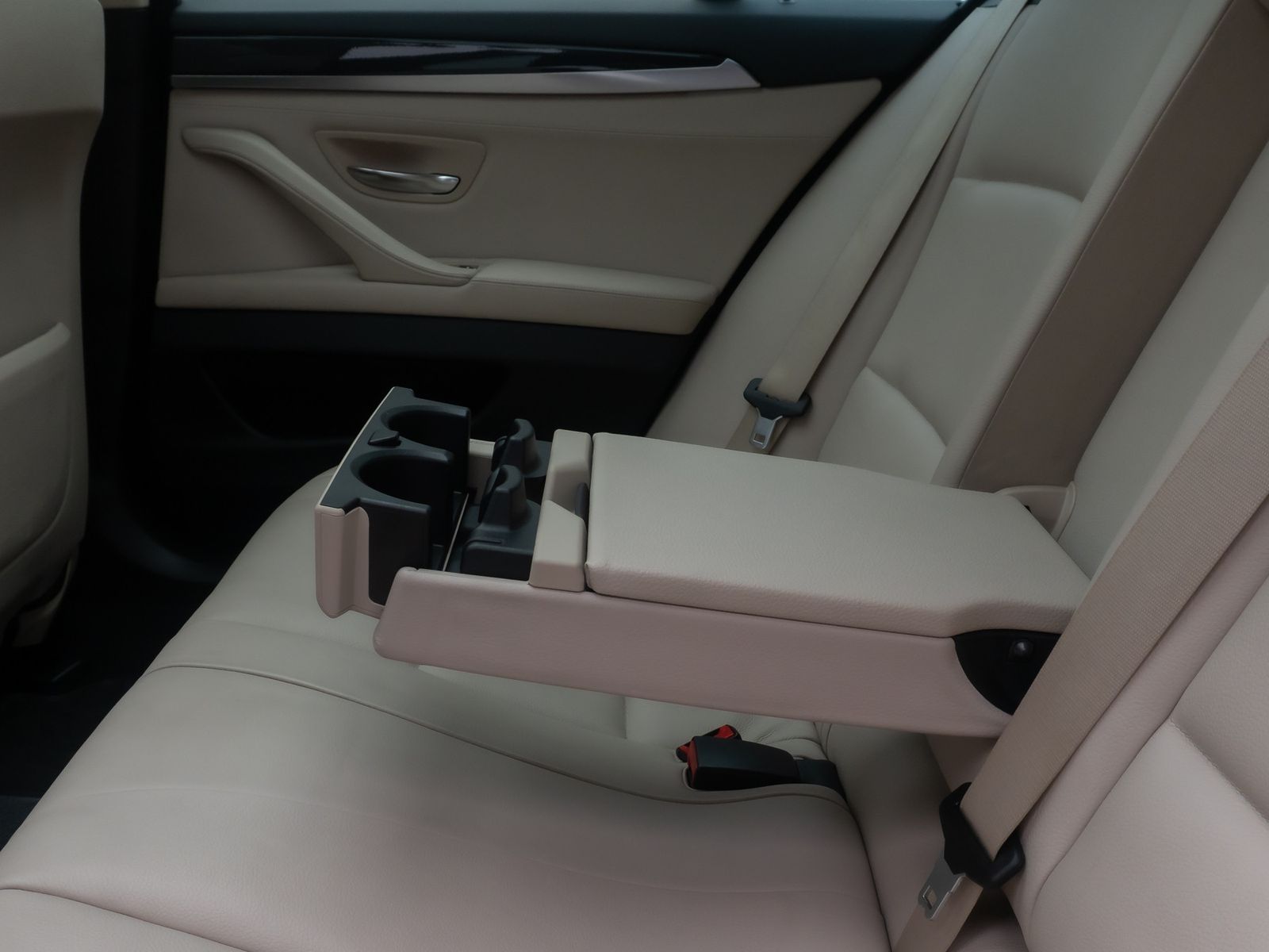 Fahrzeugabbildung BMW 525d Memory Bi-Xenon GeschwindigReg NaviPro HiFi