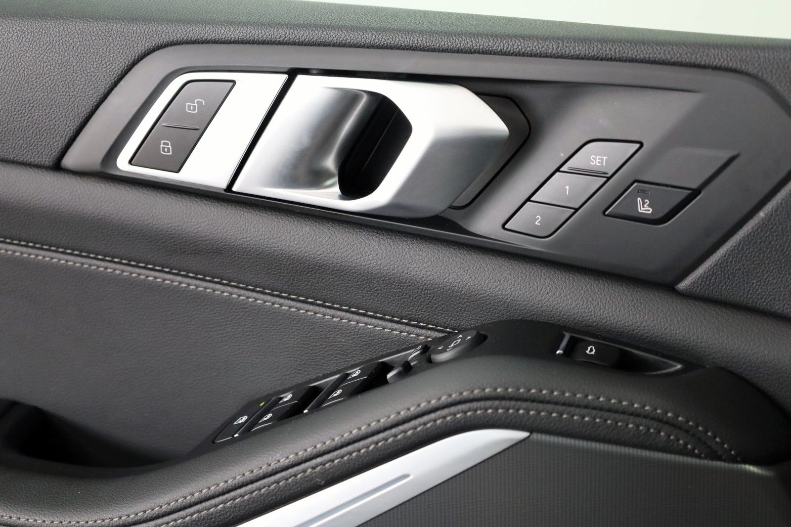 Fahrzeugabbildung BMW X5 xDrive 30d Leder,Navi,LED,PanDach,HeadUp,360°