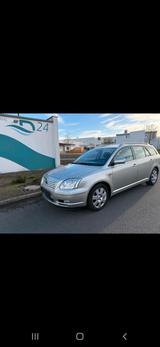 Toyota Avensis 2.2 Diesel  Sehr gepflegt ... - Toyota Avensis aus 2005: Kombi