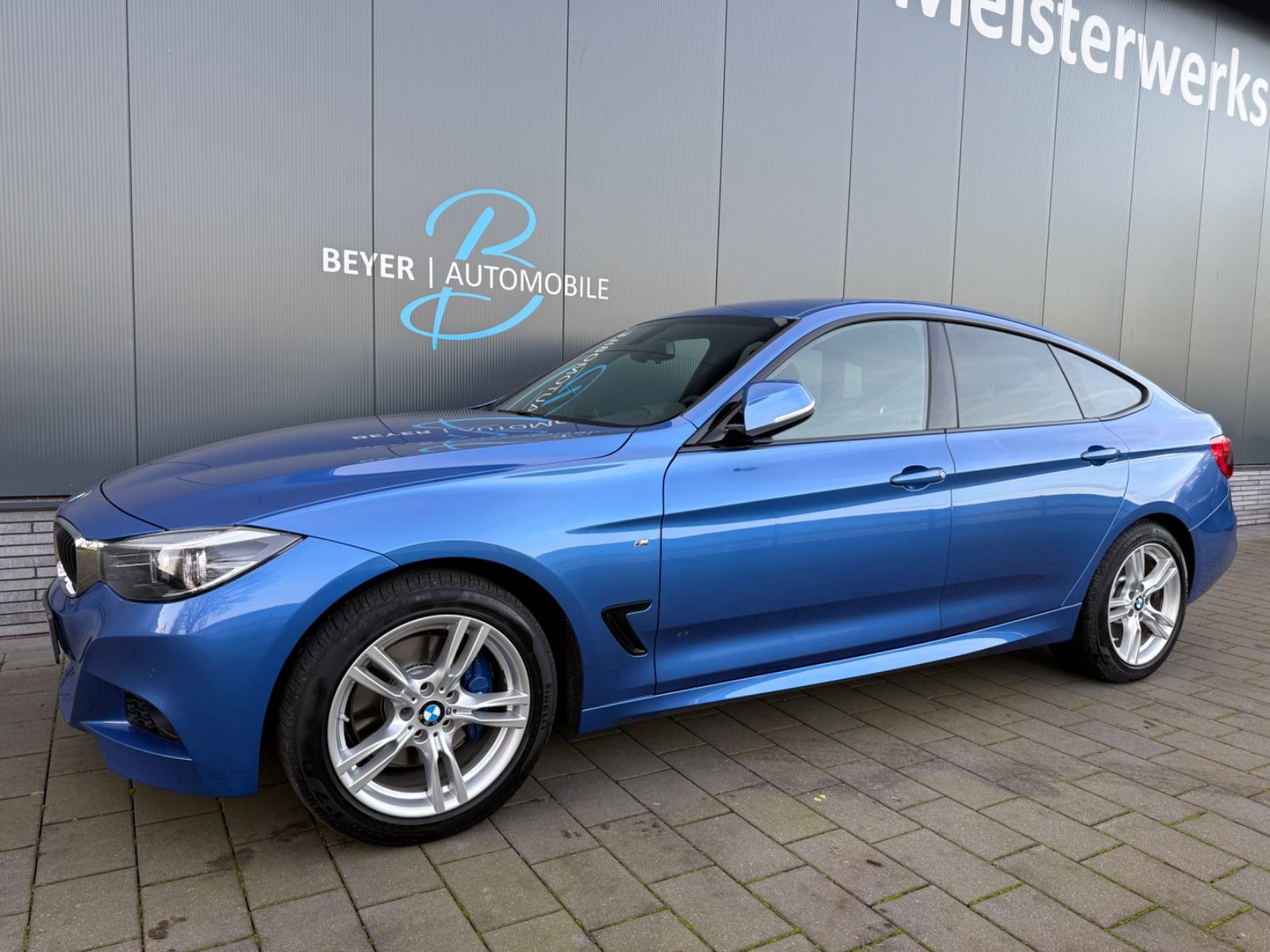 BMW 320 d xDrive M Sport *LED*Navi*AHK*Spurw.*