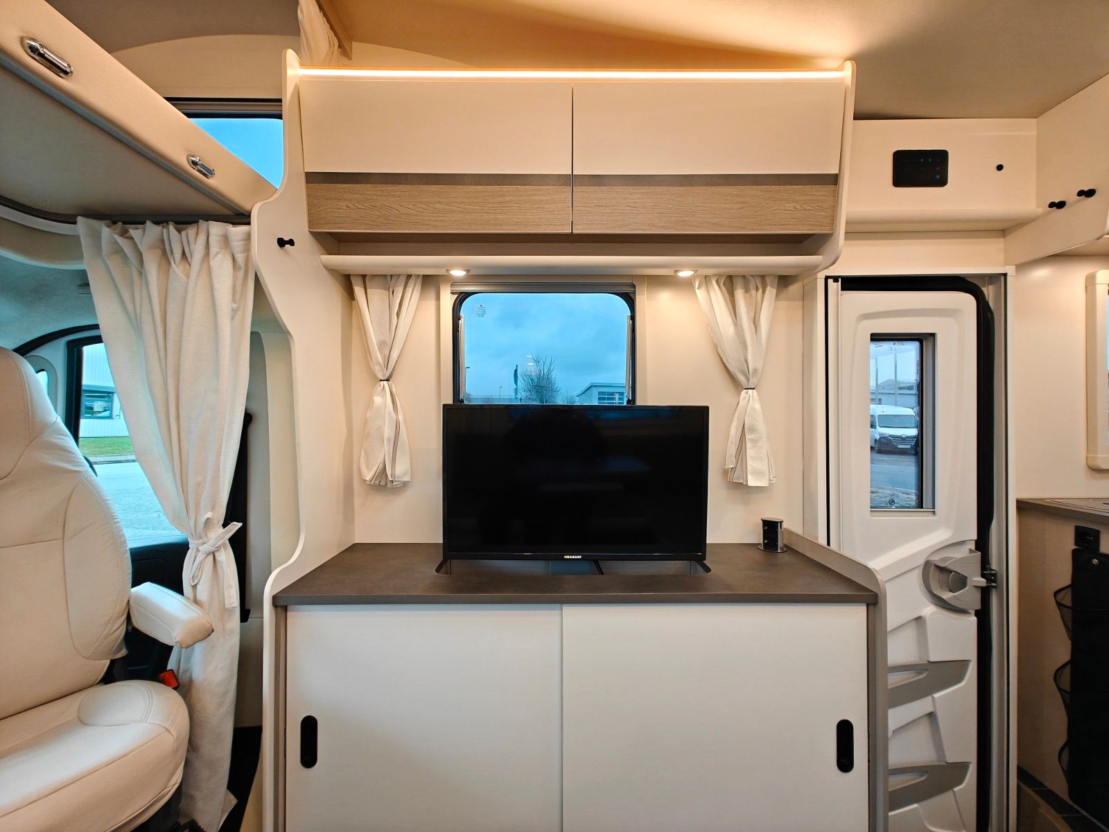 Fahrzeugabbildung XGO Dynamic 39 Lounge - SAT, TV, Markise 4m, Kamera