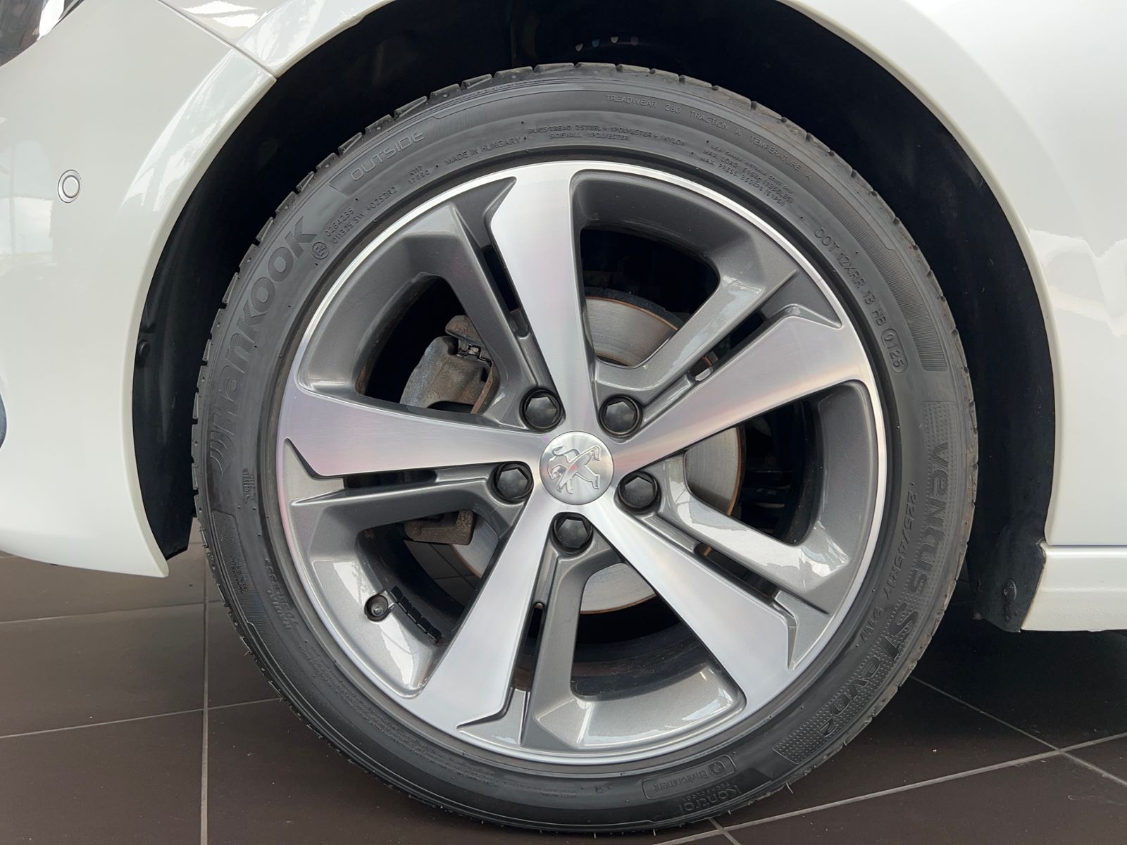 Fahrzeugabbildung Peugeot 308 SW Allure KLIMA LED NAVI  ALU