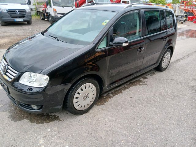 Volkswagen VW Touran Diesel 7 Sitze 2.0 TDI 140PS