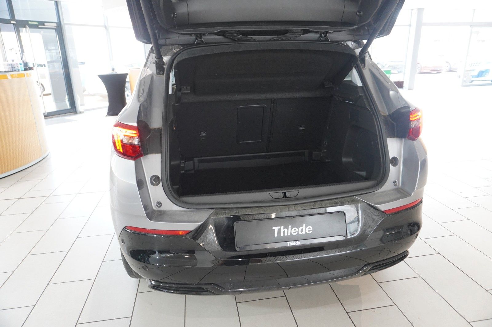 Fahrzeugabbildung Opel Grandland (X) 1.2T GS LINE NAVI/LED/KAMERA/SPORT