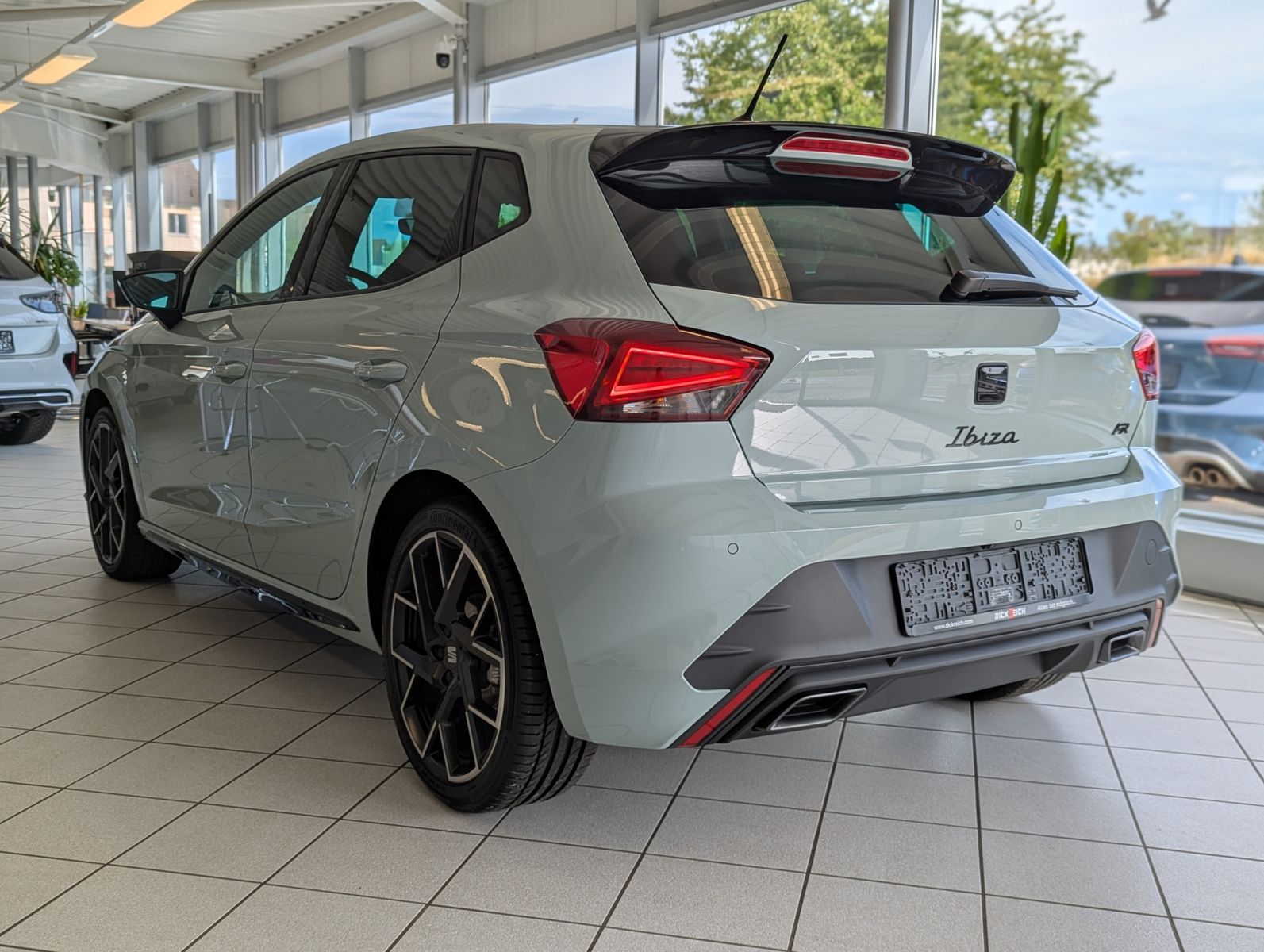 Fahrzeugabbildung SEAT Ibiza 1.5 TSI FR Black Edition Pano ACC Cam 18"
