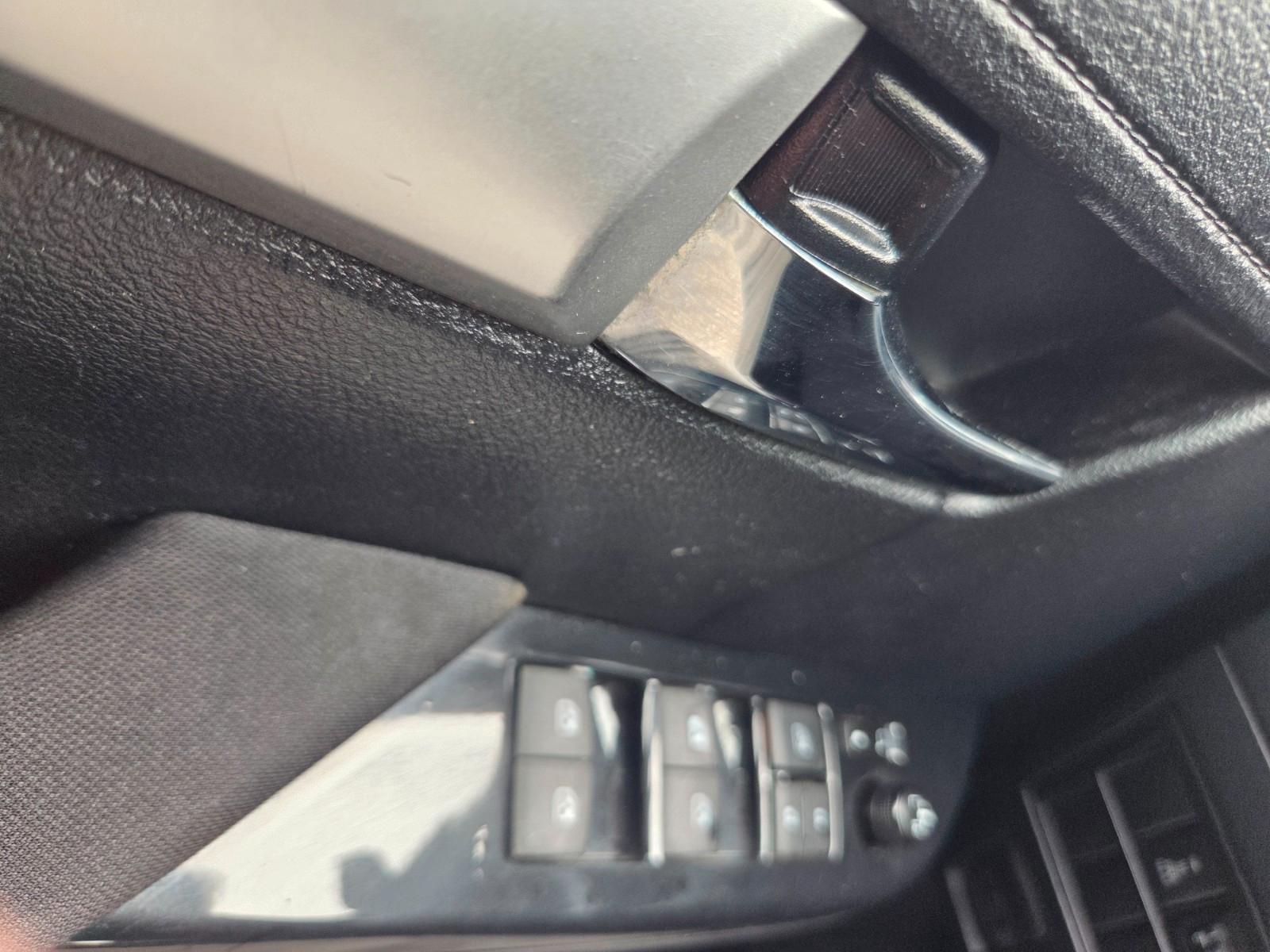 Toyota Hilux Double Cabine 2.4D 150ch - 1 ère main - Hardtop - Carnet entretien - Sièges chauffants