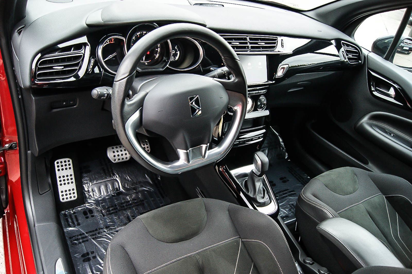 Fahrzeugabbildung Andere DS 3 SportChic Automatik LED VISION STYLE-PAKET