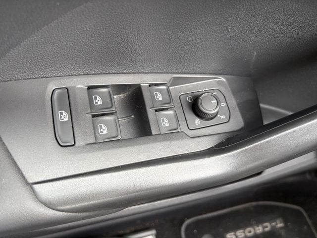 T-Cross Life 1.0 TSI ACC DAB Rear View Bluetooth