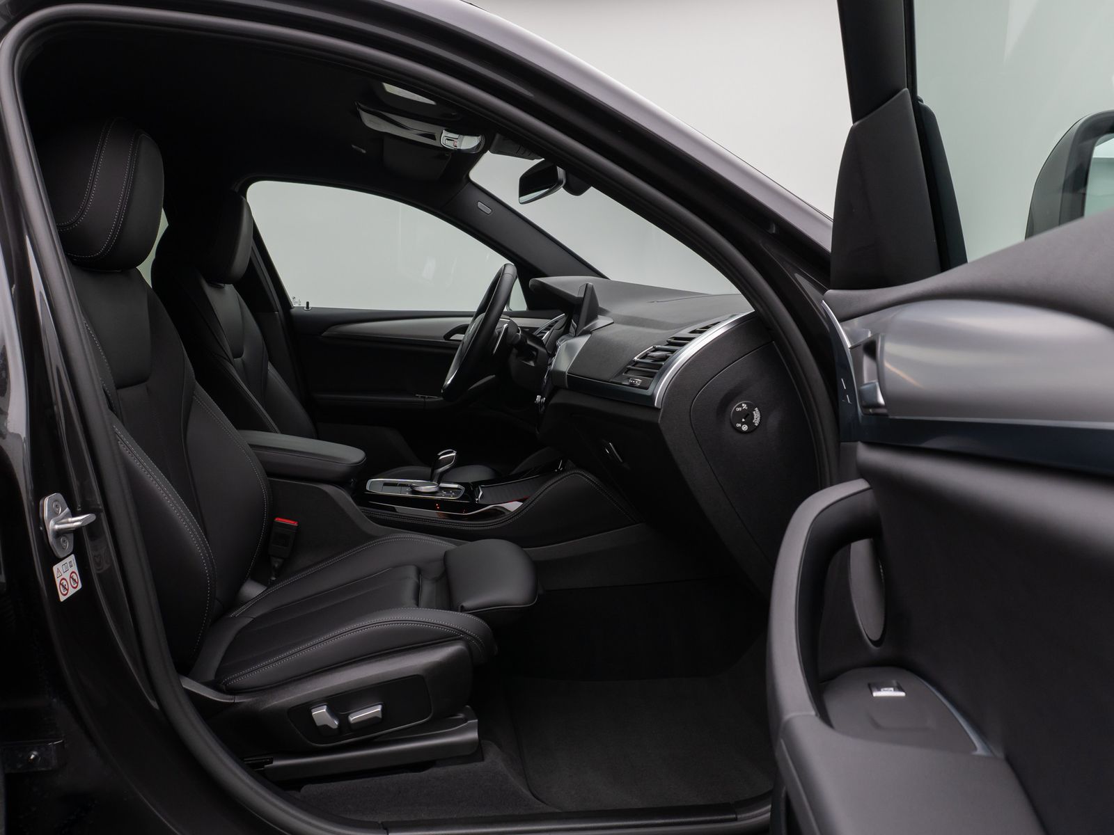 Fahrzeugabbildung BMW X4 xD20d Kamera DAB Lenkrhzg AHK Sport 20Zoll