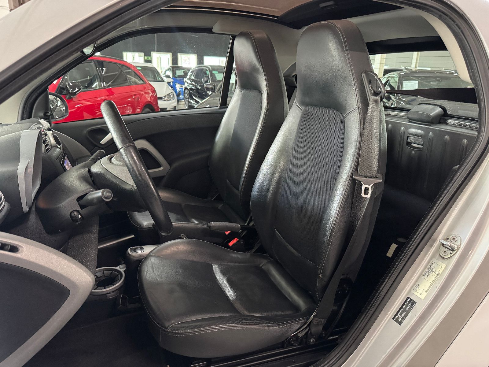 Fahrzeugabbildung Smart ForTwo 1.0 62kW PASSION AUTOMATIK LEDER KLIMA SH