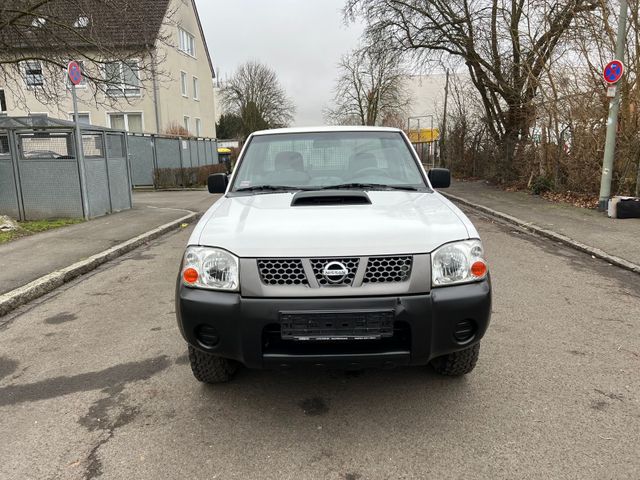 Nissan Navara NP300 Pick-up King Cab 4X4 TÜV/NEU