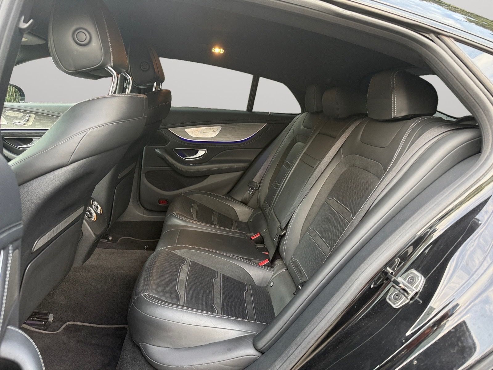 Fahrzeugabbildung Mercedes-Benz AMG GT 4-trg. 63 S 4Matic+/Burmester/Massage/