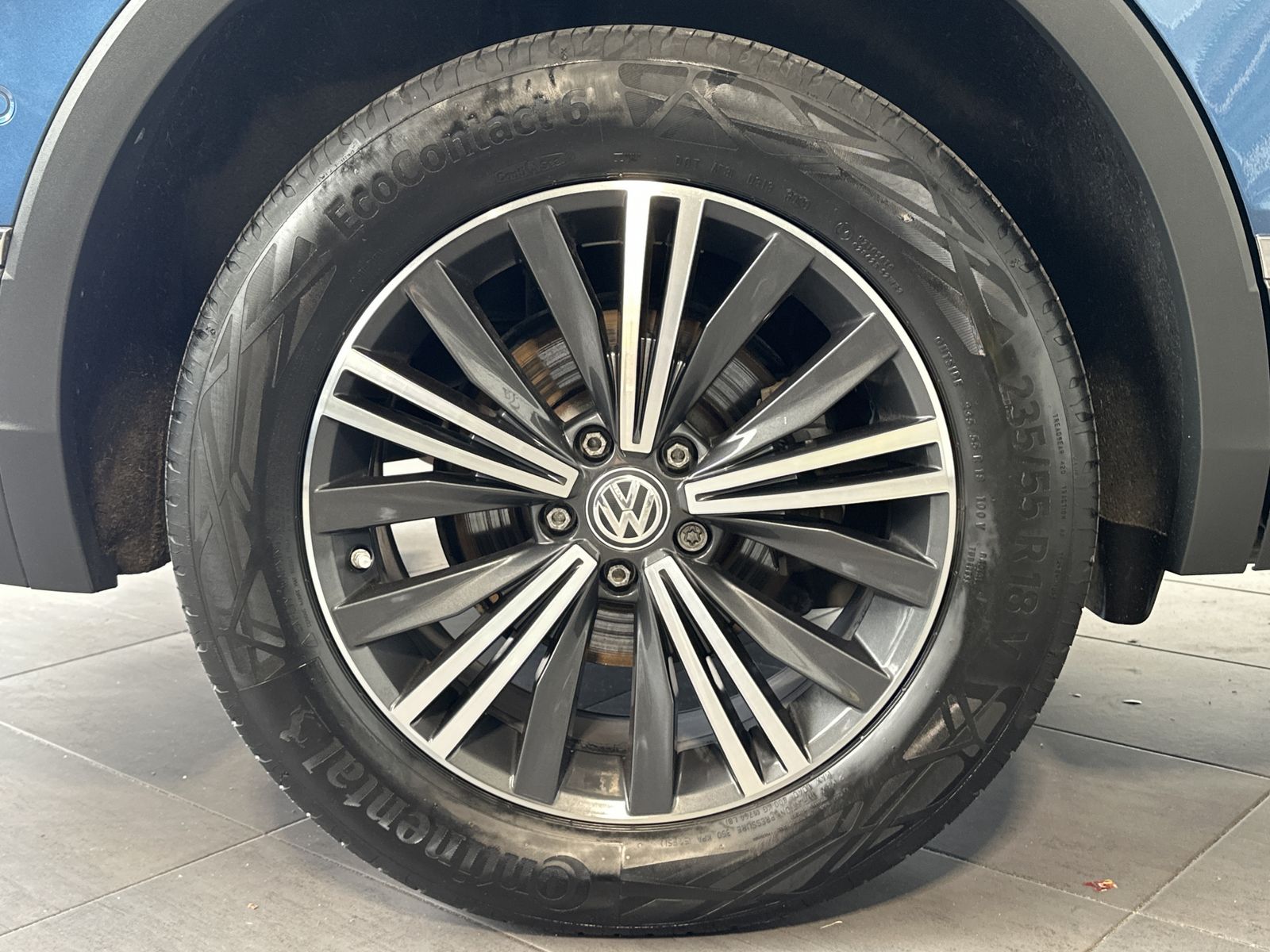 Fahrzeugabbildung Volkswagen Tiguan Allspace 2.0 TDI 4M HL NAV+LED+AHK+PANORA