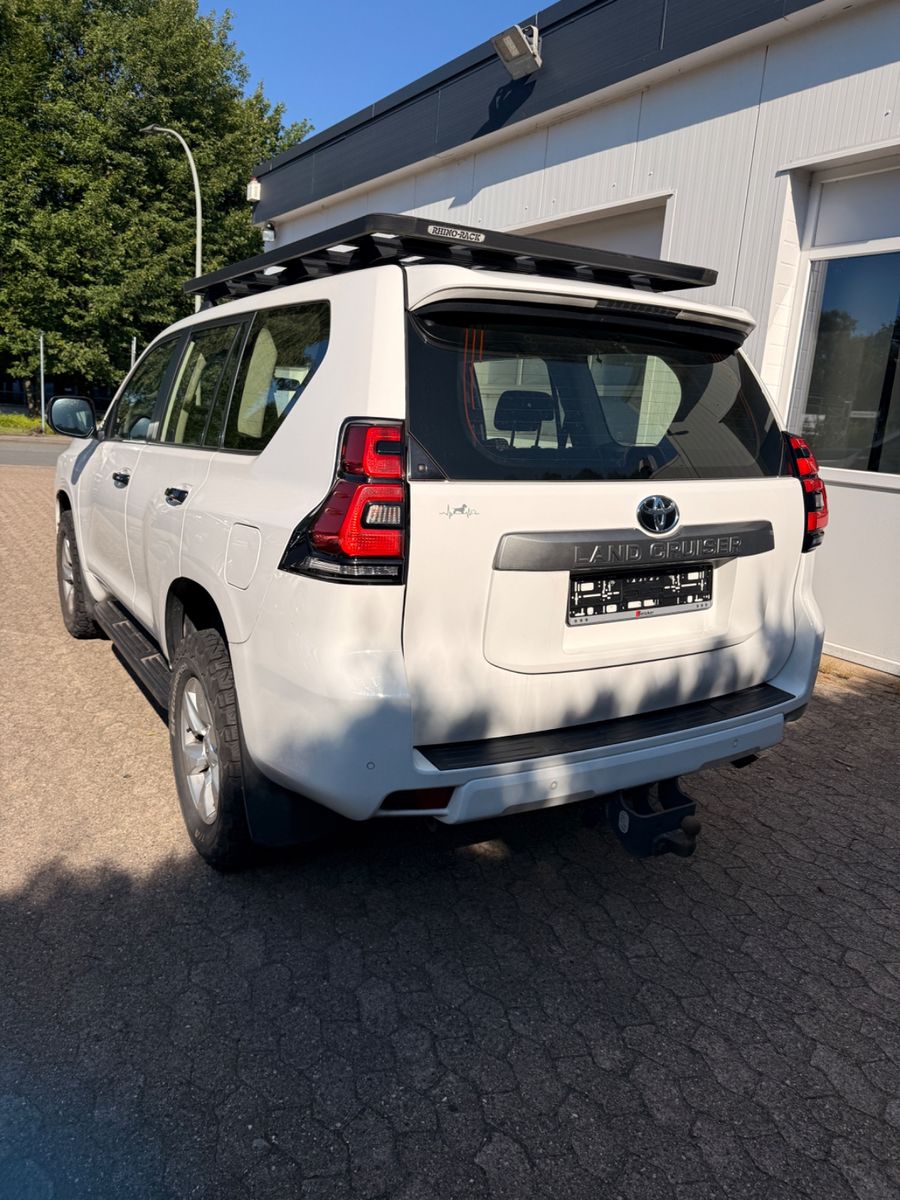 Toyota Land Cruiser 2.8 D-4D -Allrad J15 foto 3