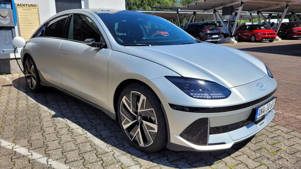 IONIQ 6 229 PS Heck 77kWh Uniq-Paket+Schiebedach