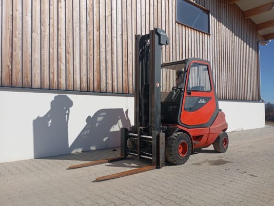 Linde H 30 Diesel Triplex Zinkenverstellgerät