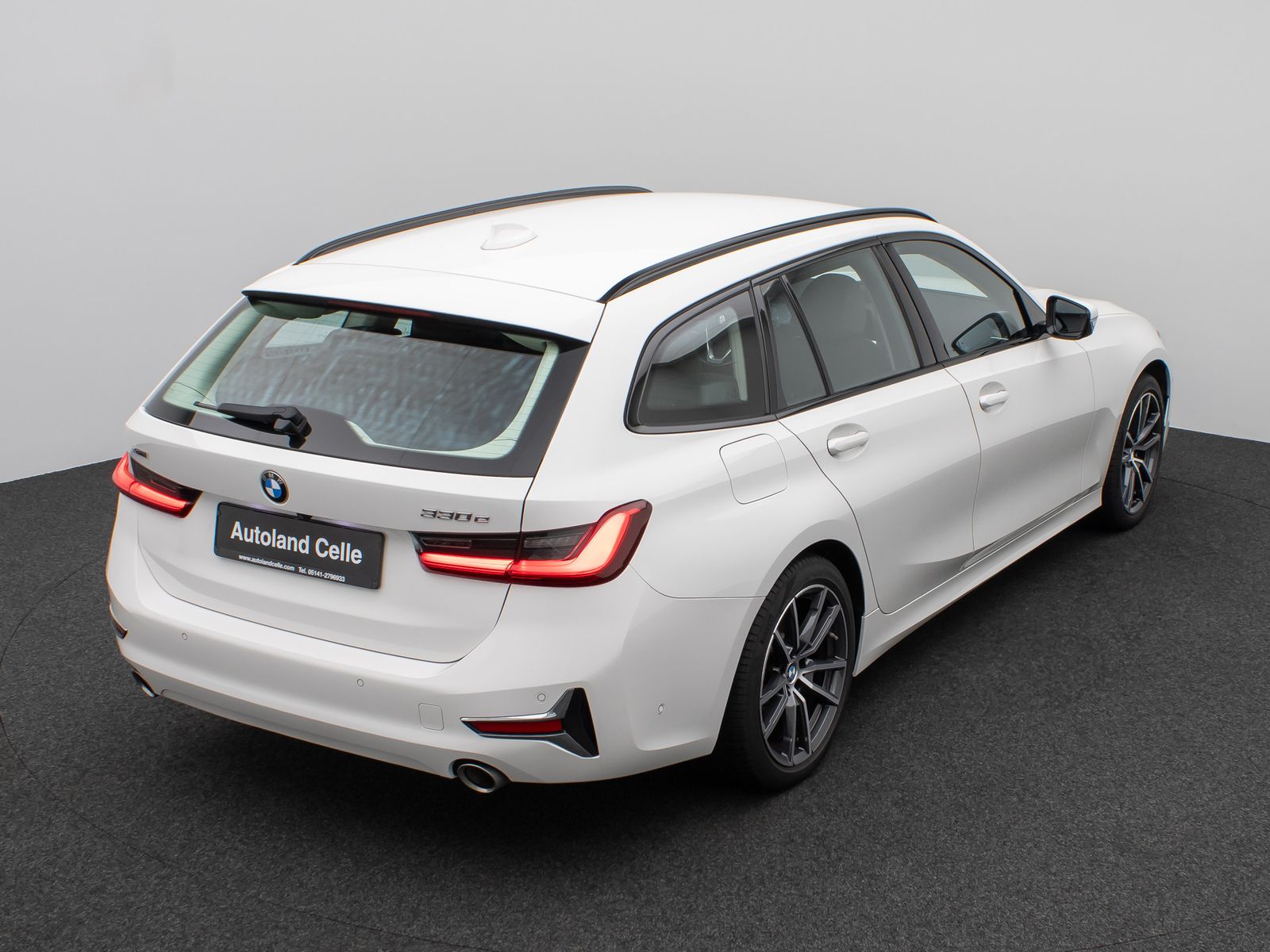 Fahrzeugabbildung BMW 330e xD Luxury Line 360°Laser HUD Komfort Sport