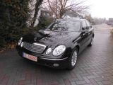 Mercedes-Benz E 240 E -Klasse Lim. E 240 - Mercedes-Benz E 240 mit Benzin-Antrieb